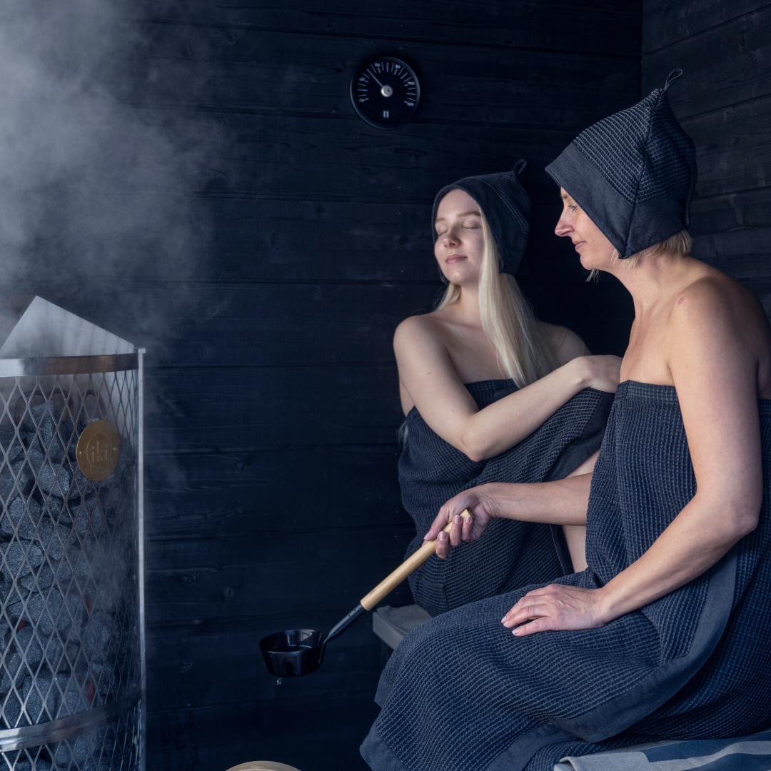 Rento sauna øse - i sort aluminium og bambus