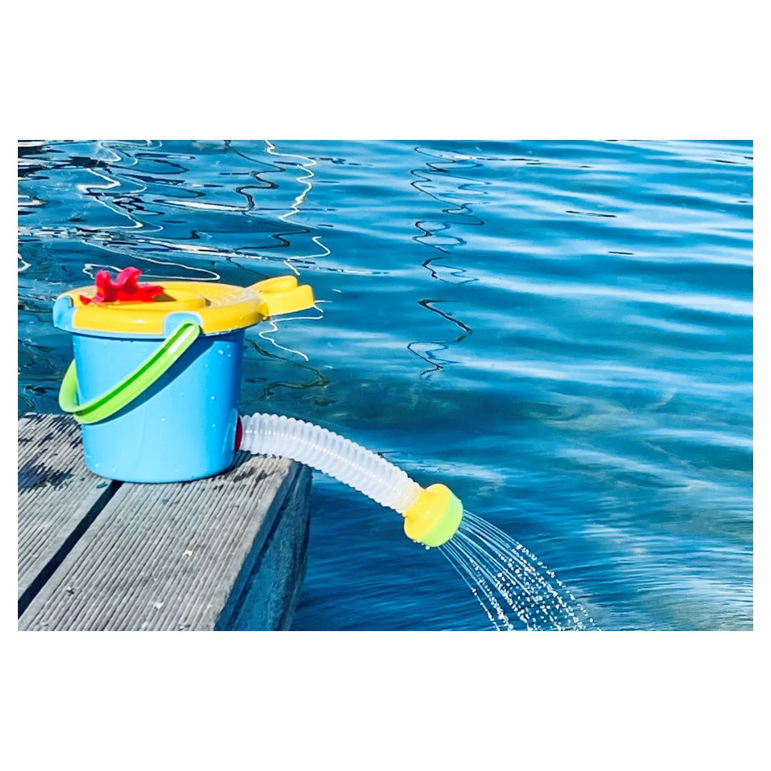 Spand med vandmølle og bruser - 22 cm. høj