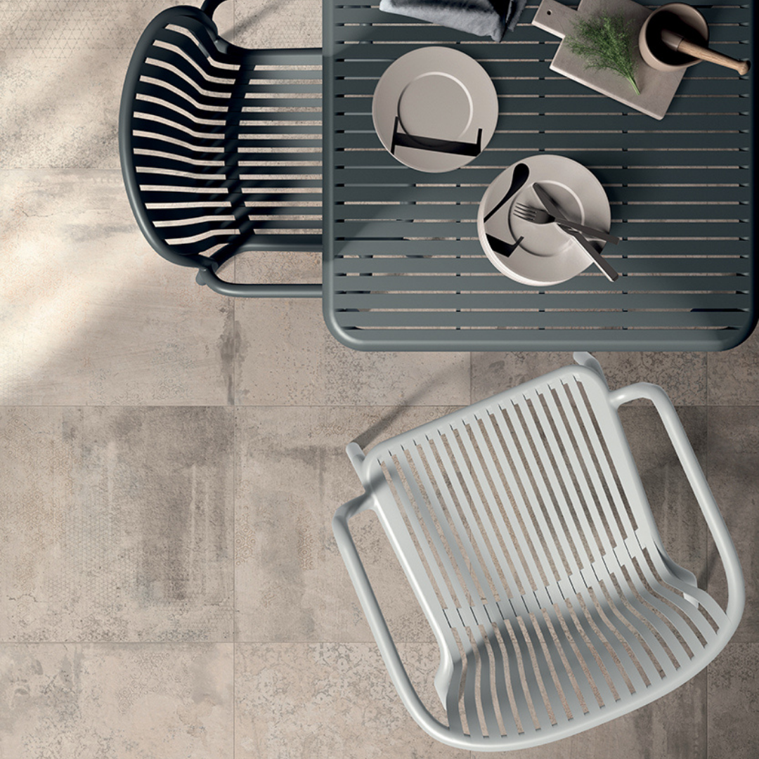 Brene stol med armlæn